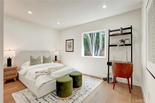 6852 Atoll Avenue, North Hollywood, CA 91605