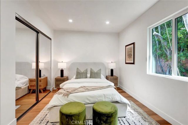 6852 Atoll Avenue, North Hollywood, CA 91605