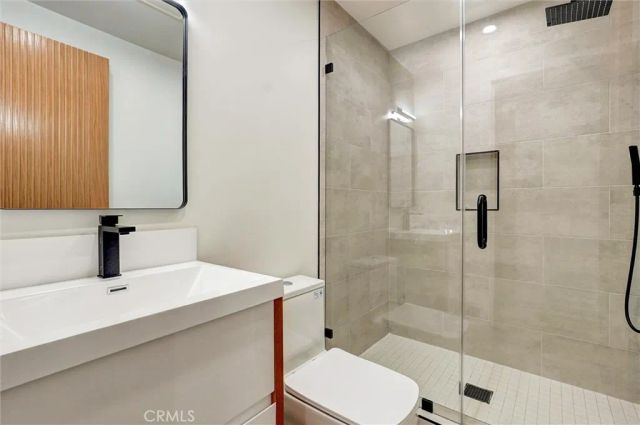 6852 Atoll Avenue, North Hollywood, CA 91605