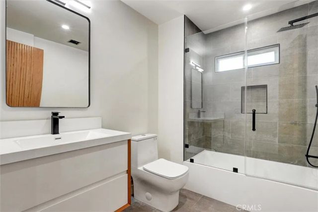 6852 Atoll Avenue, North Hollywood, CA 91605