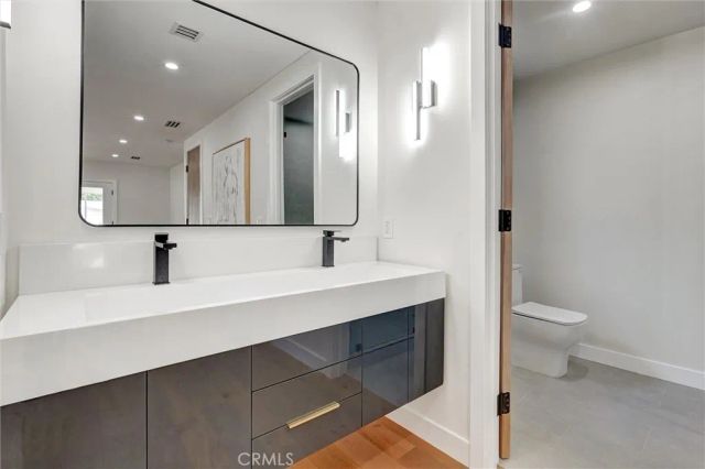 6852 Atoll Avenue, North Hollywood, CA 91605