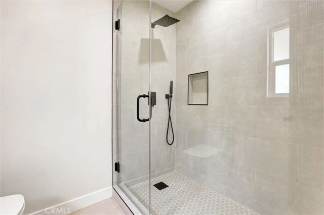 6852 Atoll Avenue, North Hollywood, CA 91605