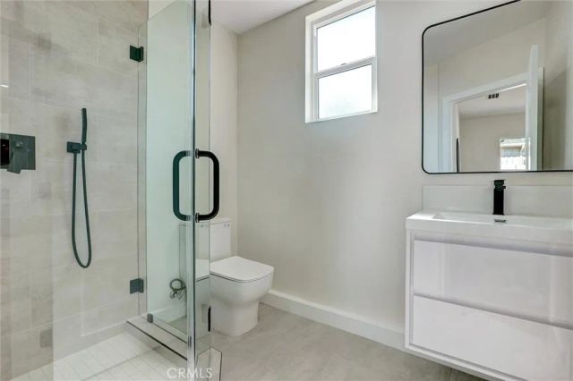 6852 Atoll Avenue, North Hollywood, CA 91605