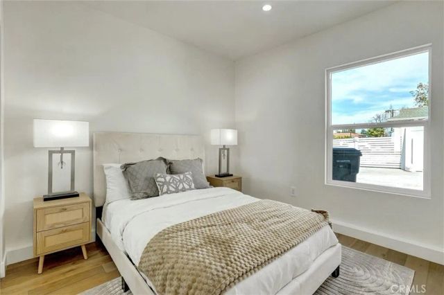 6852 Atoll Avenue, North Hollywood, CA 91605