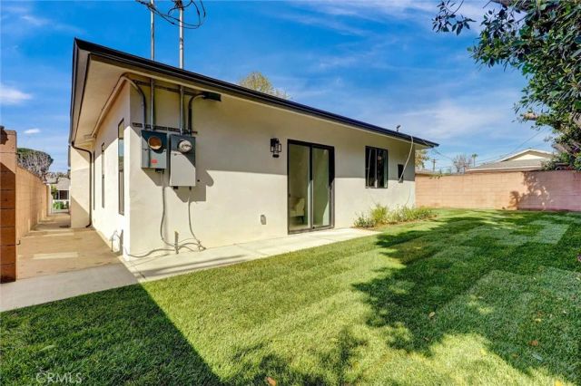 6852 Atoll Avenue, North Hollywood, CA 91605
