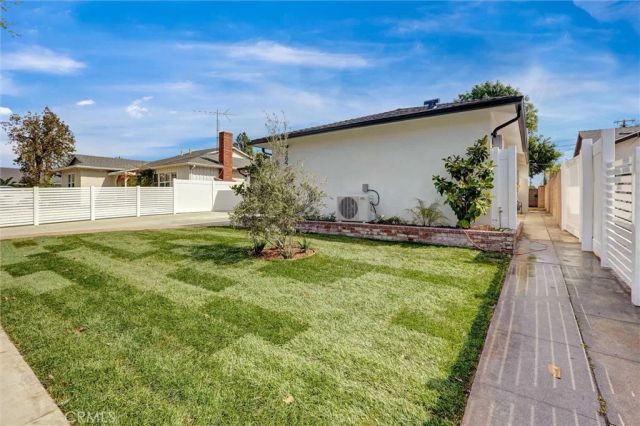 6852 Atoll Avenue, North Hollywood, CA 91605