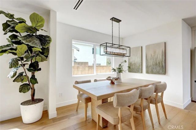 6852 Atoll Avenue, North Hollywood, CA 91605