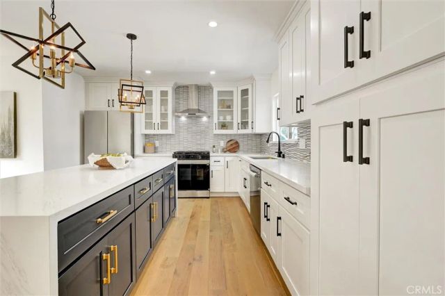 6852 Atoll Avenue, North Hollywood, CA 91605