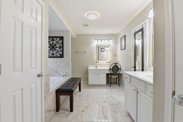 1821 Majestic Oak Drive, Pearland, TX 77581