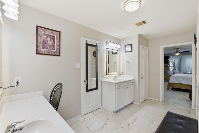 1821 Majestic Oak Drive, Pearland, TX 77581