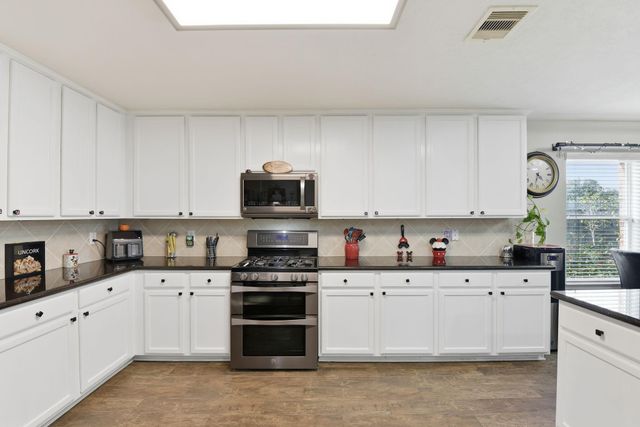 1821 Majestic Oak Drive, Pearland, TX 77581