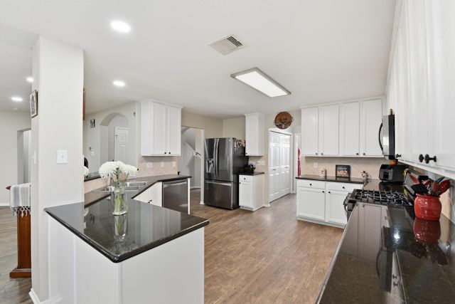 1821 Majestic Oak Drive, Pearland, TX 77581