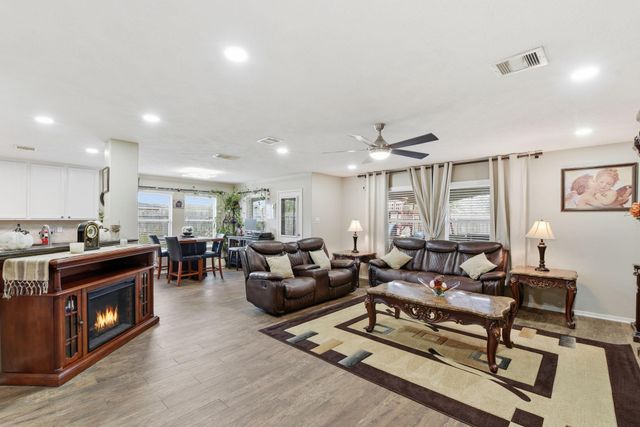 1821 Majestic Oak Drive, Pearland, TX 77581