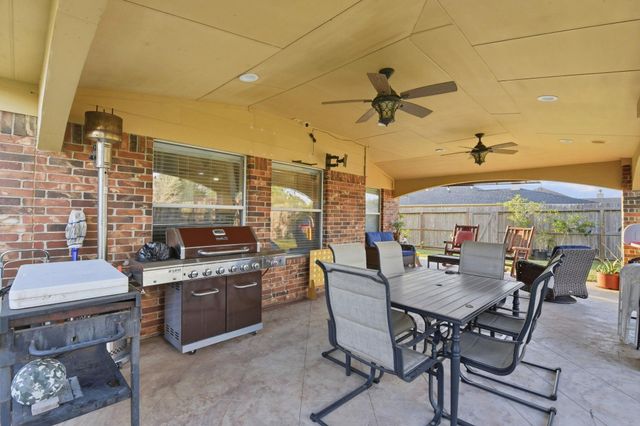 1821 Majestic Oak Drive, Pearland, TX 77581