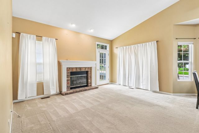 2722 Kendall Crossing, Johnsburg, IL 60051