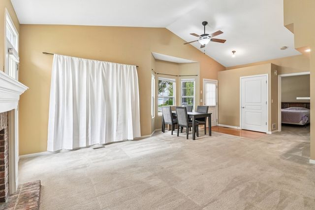 2722 Kendall Crossing, Johnsburg, IL 60051