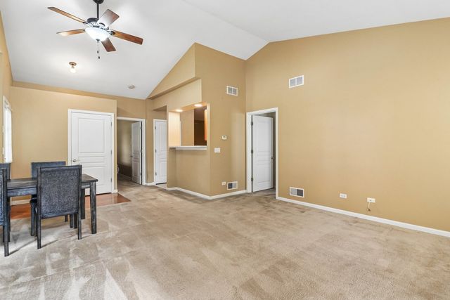 2722 Kendall Crossing, Johnsburg, IL 60051