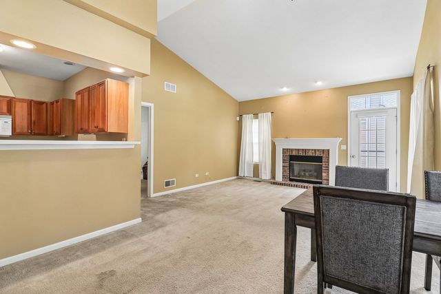 2722 Kendall Crossing, Johnsburg, IL 60051