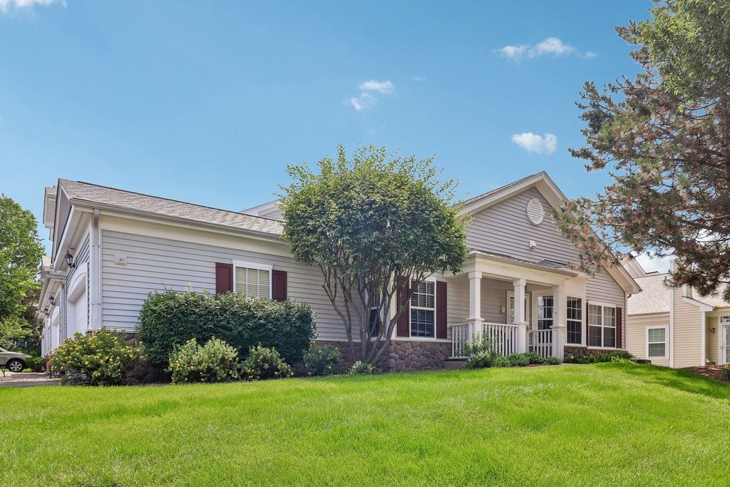2722 Kendall Crossing, Johnsburg, IL 60051