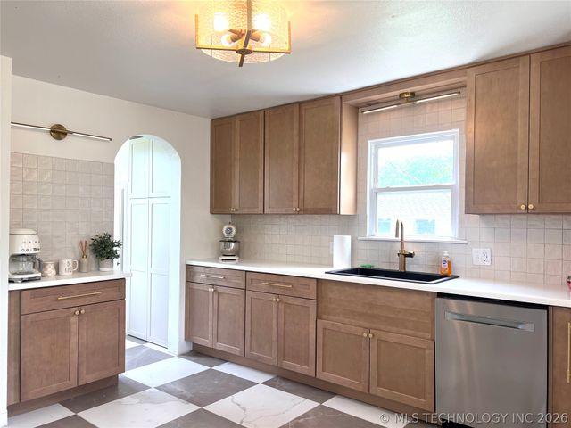 70 E Washington Avenue, Krebs, OK 74554