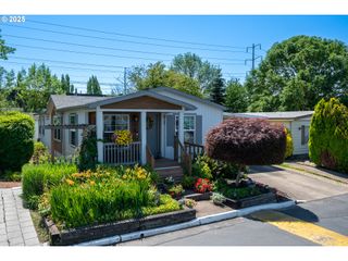 765 Sw LIBERTY BELL Dr 209, Beaverton, OR 97006