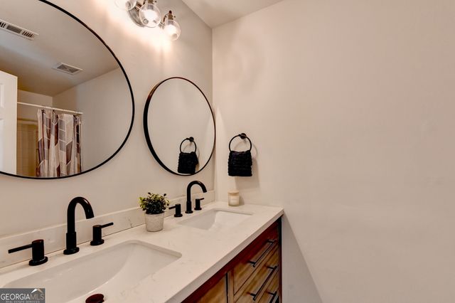 256 Paden Cove Trail, Lawrenceville, GA 30044