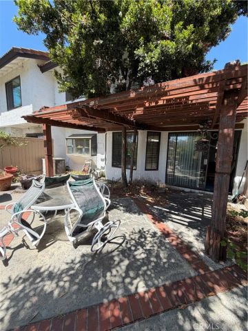 18 Clover Hill Lane 115, Laguna Hills, CA 92653
