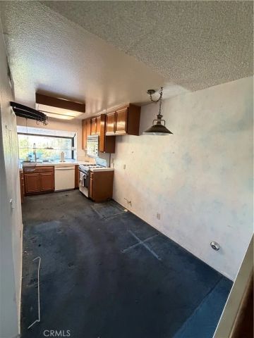 18 Clover Hill Lane 115, Laguna Hills, CA 92653