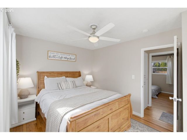 18121 Se LINCOLN St, Portland, OR 97233