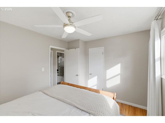 18121 Se LINCOLN St, Portland, OR 97233