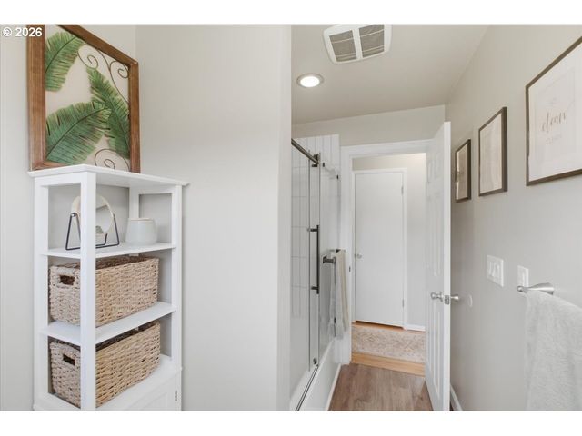 18121 Se LINCOLN St, Portland, OR 97233