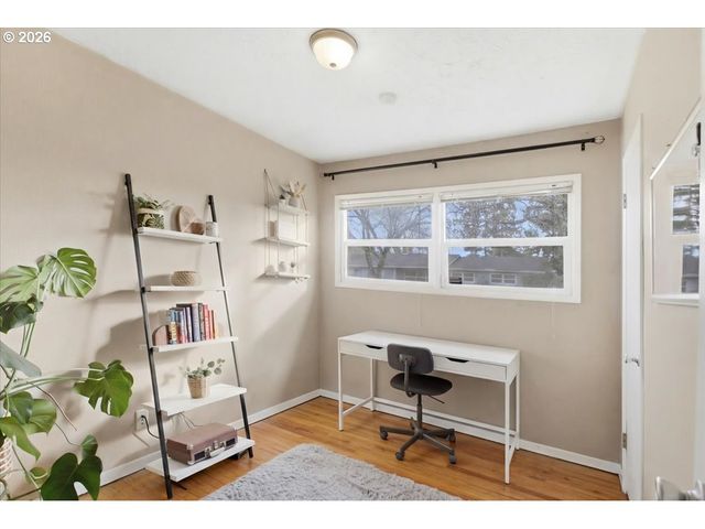 18121 Se LINCOLN St, Portland, OR 97233