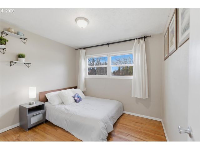 18121 Se LINCOLN St, Portland, OR 97233