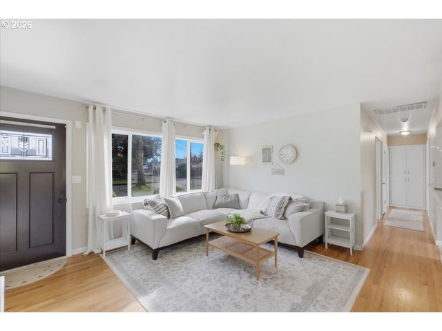 18121 Se LINCOLN St, Portland, OR 97233