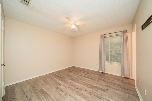 805 Chris Dr, Longview, TX 75605