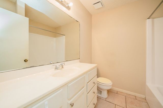 805 Chris Dr, Longview, TX 75605