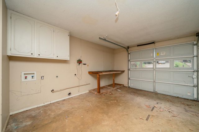805 Chris Dr, Longview, TX 75605