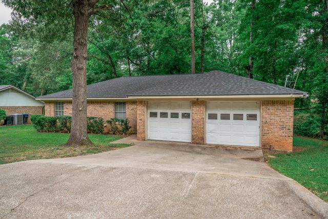 805 Chris Dr, Longview, TX 75605