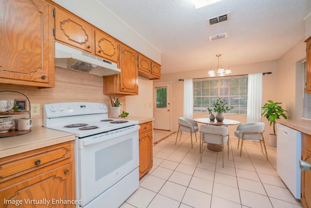 805 Chris Dr, Longview, TX 75605