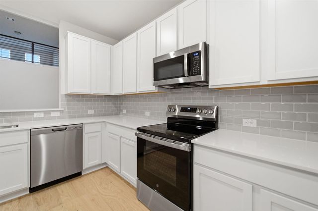 200 Quail Convey DR, Jarrell, TX 76537