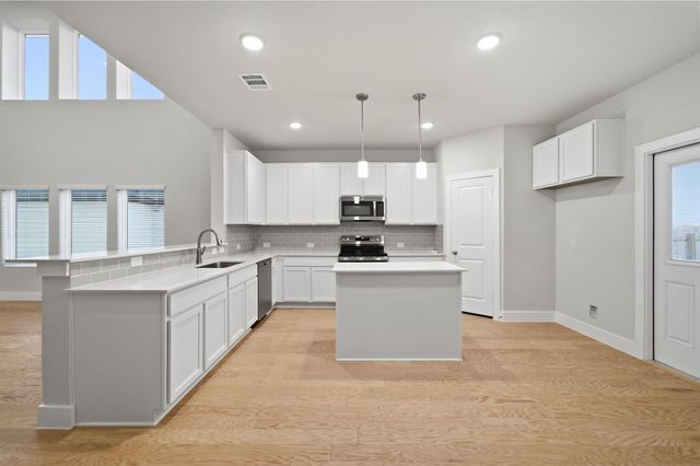 200 Quail Convey DR, Jarrell, TX 76537