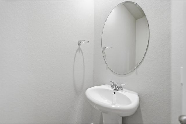 200 Quail Convey DR, Jarrell, TX 76537