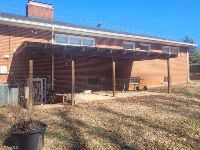 420 Linville Road, Kernersville, NC 27284