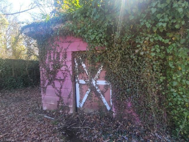 420 Linville Road, Kernersville, NC 27284