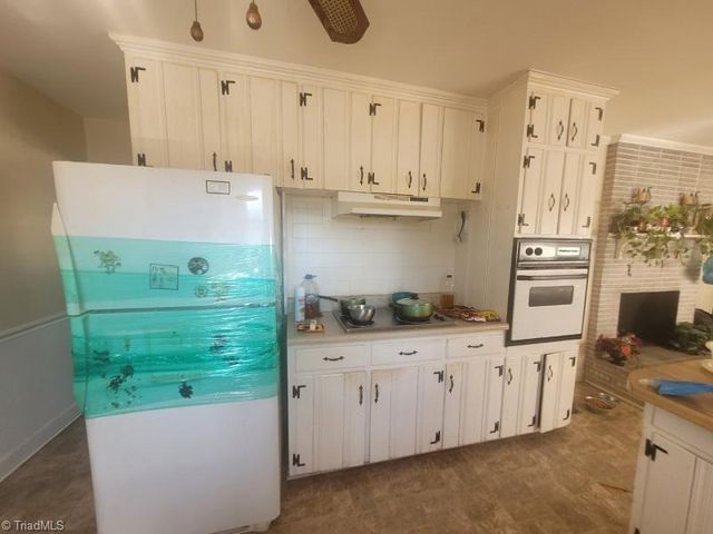 420 Linville Road, Kernersville, NC 27284