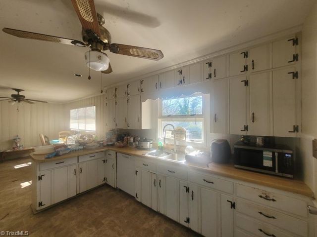 420 Linville Road, Kernersville, NC 27284