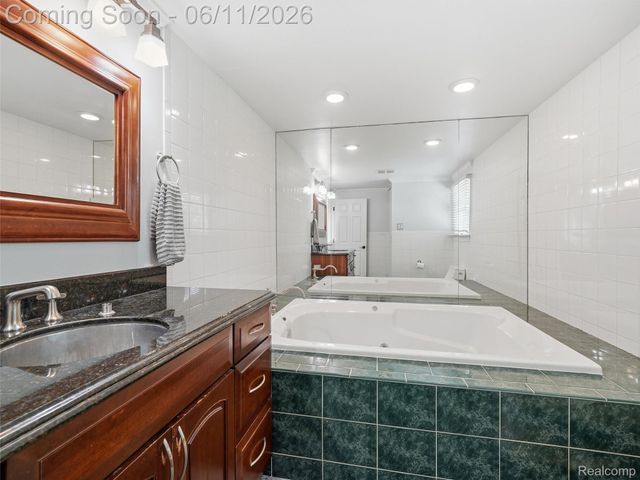 4133 Berkshire Road, Royal Oak, MI 48073