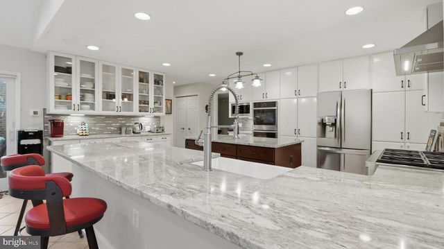 11057 POWDER HORN DR, Rockville, MD 20854