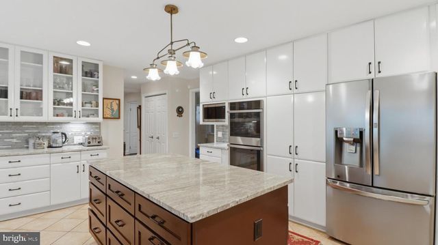11057 POWDER HORN DR, Rockville, MD 20854
