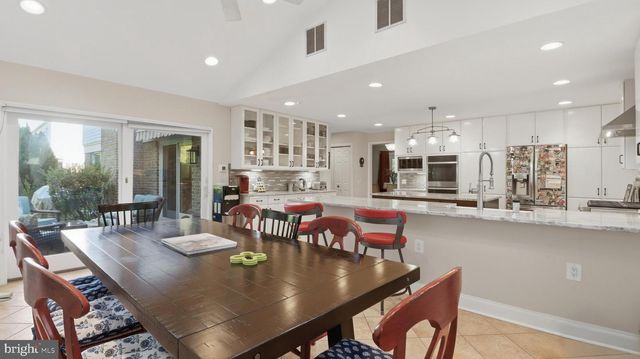 11057 POWDER HORN DR, Rockville, MD 20854